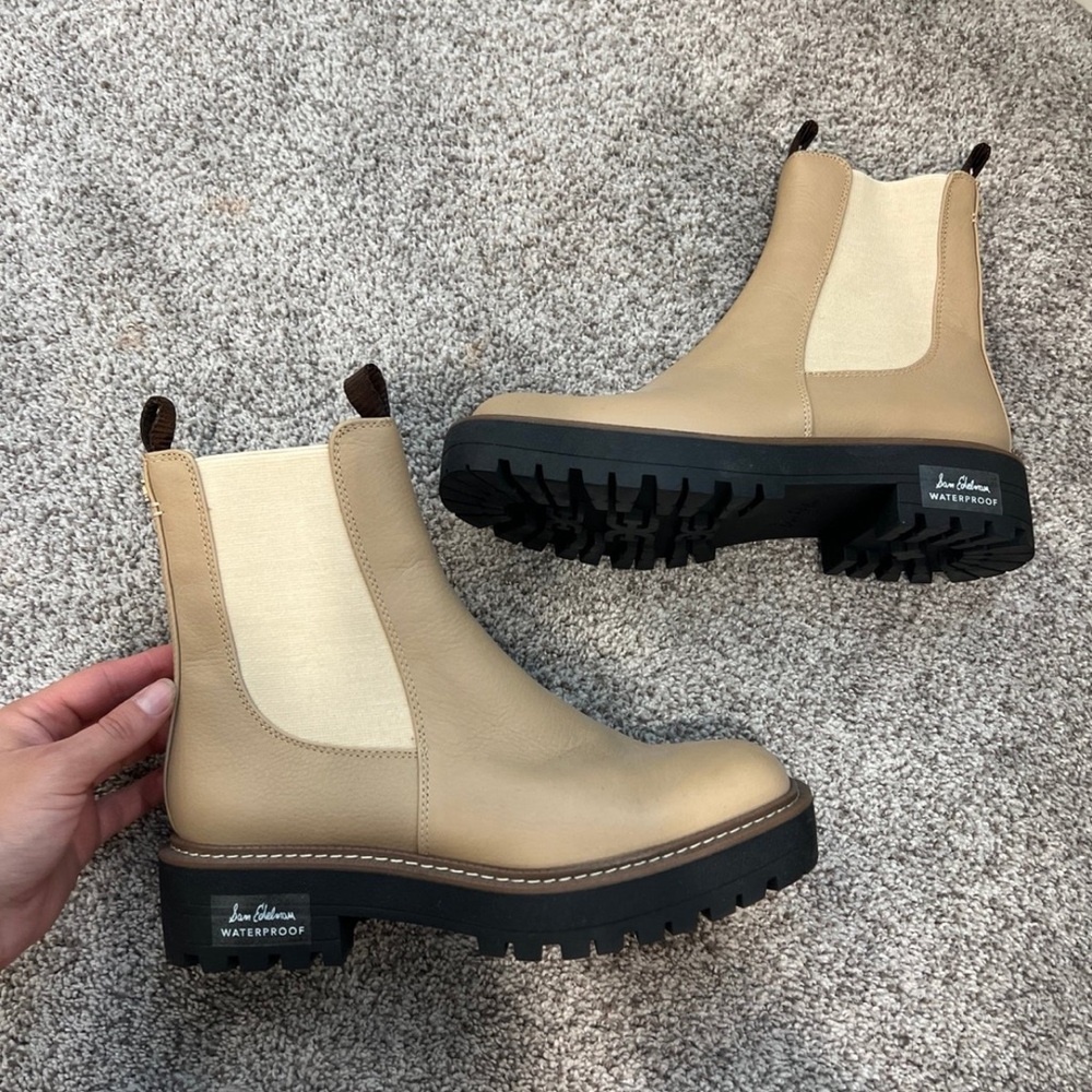 Sam Edelman Tan and Black Ankle Boots Rugged Chelsea Design